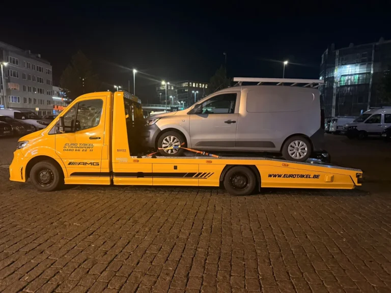 Bestelwagen transport bij nacht